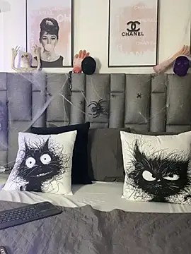 XXX chat uživo modela JuliaColemann