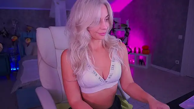 BellaRayyy Chat XXX in diretta