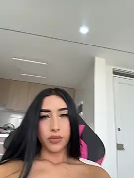 Chat +18 de kymberly_18 ao vivo