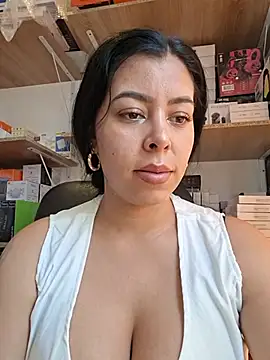 Chatroom XXX en direct de Luianna
