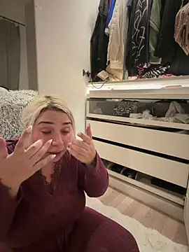Monageil Live XXX-Chat