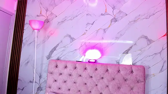Emma_monserrat's Webcam Show