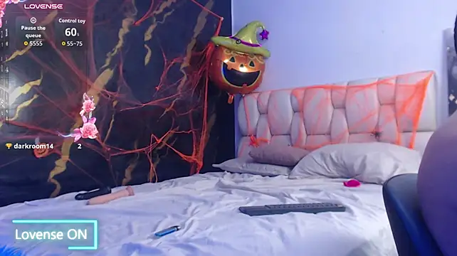 Chat +18 de Triple_TemptationX ao vivo