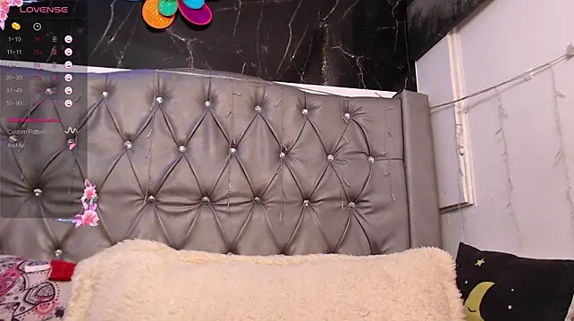 LAILAGUMMY's Live XXX Chat