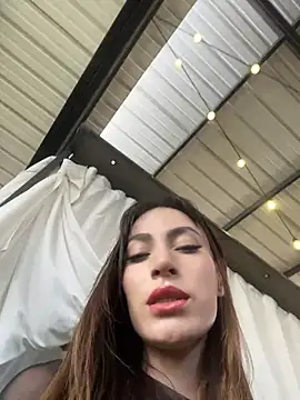 IAmNobodyXXX Chat XXX in diretta