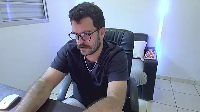 دردشة BadDaddyBrasil الجنسية المباشرة