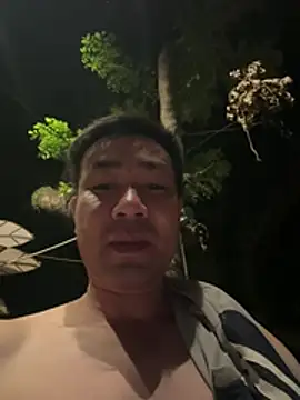Show modela Ilovekhoaito na web-kameri