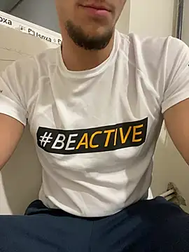 MascululApha live XXX chat