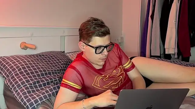 daniel-below – Naživo XXX chat