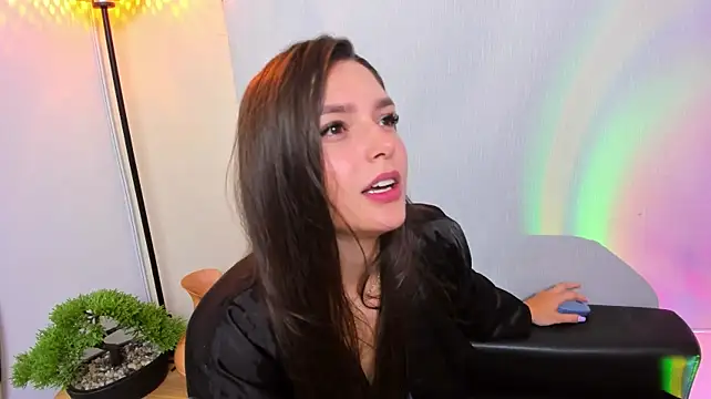 Nicole_LuxのライブXXXチャット