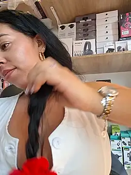 Chat XXX en directo de Luianna