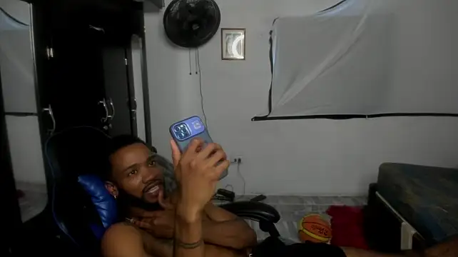 Kofi_exotic_2 Chat XXX in diretta
