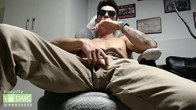 Rustynf1tz_ Live XXX-Chat