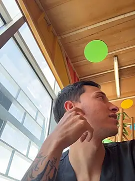 Chatroom XXX en direct de Thiago_Jones1