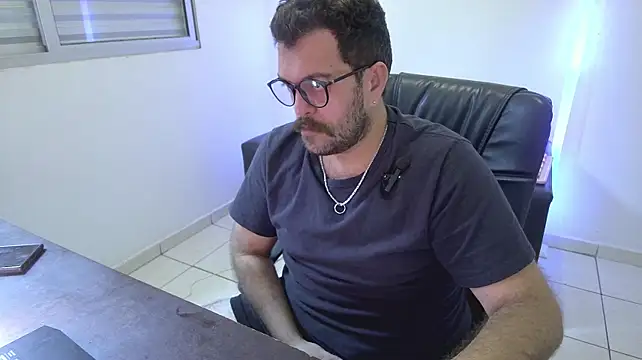 XXX chat uživo modela BadDaddyBrasil