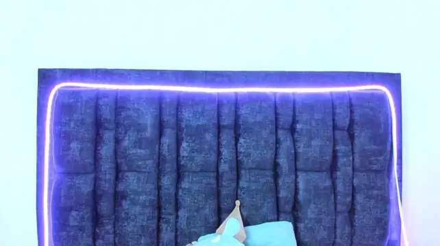 Aurora_Doll_'s Live XXX Chat