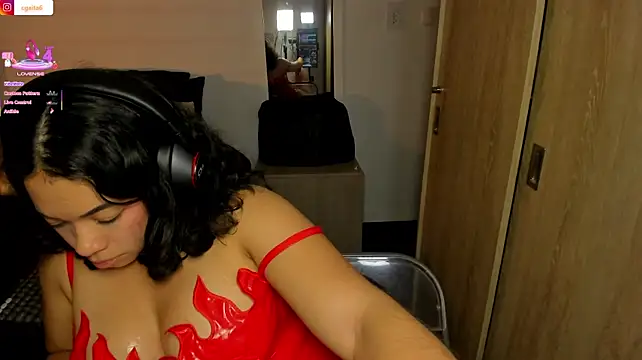 Chat +18 de carolgaita ao vivo