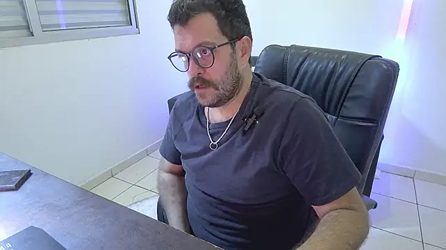 BadDaddyBrasil élő XXX-chatje