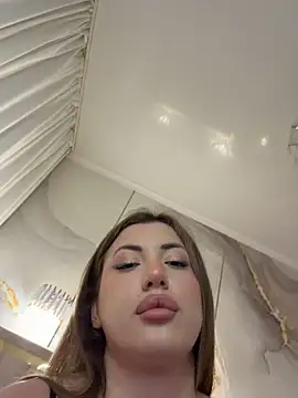 Miss-Tiffaa Chat XXX in diretta