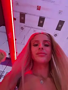 XXX chat uživo modela SophieVJ