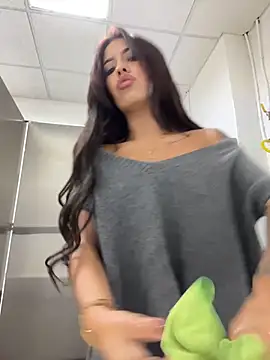 MystiqueXXX XXX чат на живо