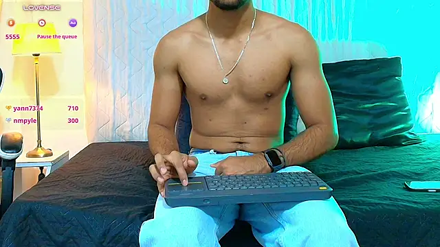 MaicolParker_ লাইভ XXX চ্যাট