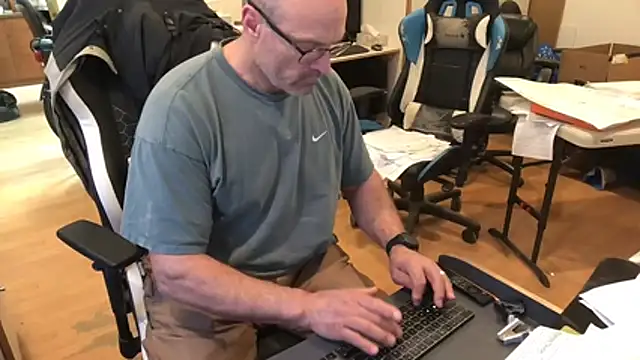 schief6218 live XXX chat