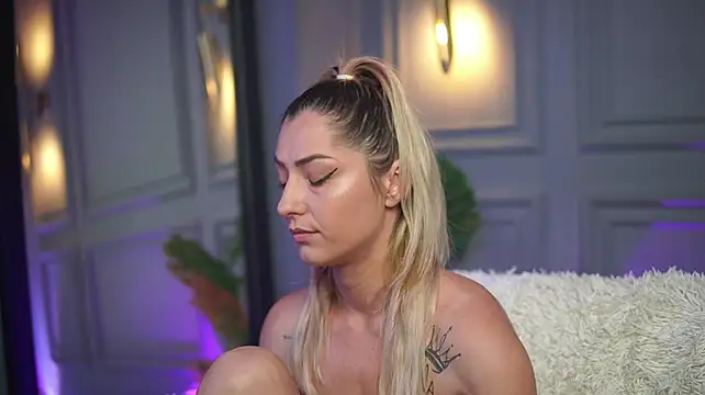 XXX chat uživo modela MichelleJo