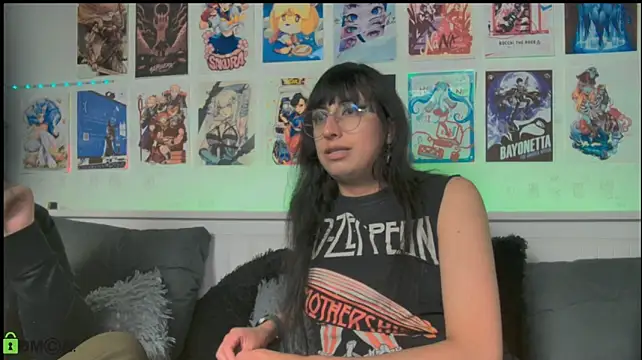 snowblack_ live XXX chat