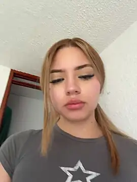 Chat +18 de ChloeCollins__ ao vivo