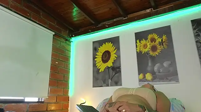 Chat +18 de KataLehlla ao vivo