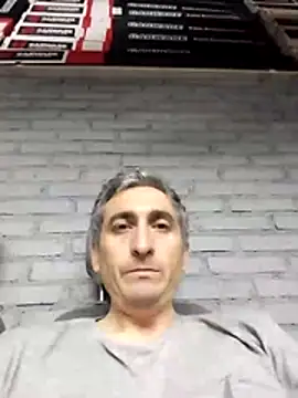 Alejandro83bsf élő XXX-chatje