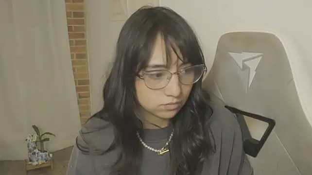 Živý XXX chat EmmitaGarcia