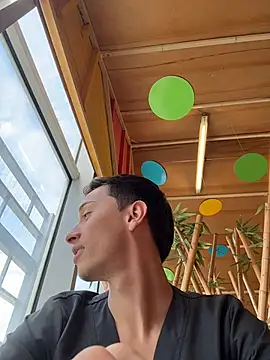 عرض كام Thiago_Jones1