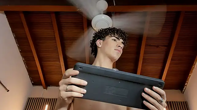 Živý XXX chat MonyelBrentt
