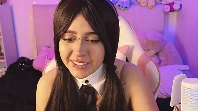 دردشة NekoWaifu الجنسية المباشرة
