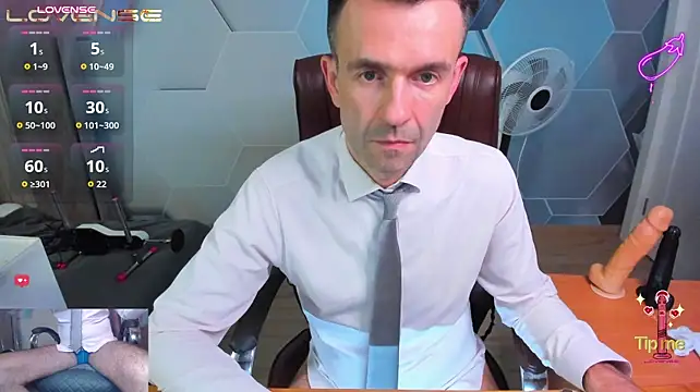 SteveTiger élő XXX-chatje