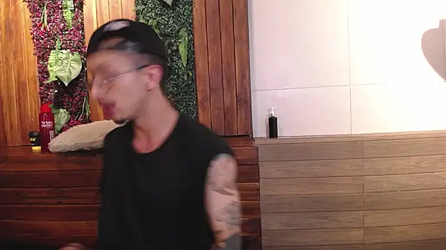 צ'אט XXX בשידור חי של dan_damon