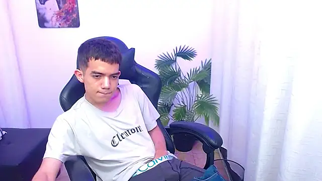 leandrocum18 Webcamshow