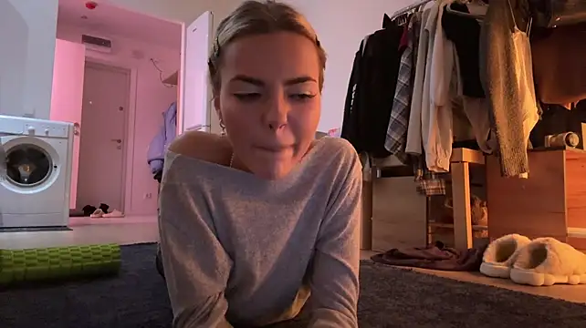 ChristelDuncombe's Live XXX Chat