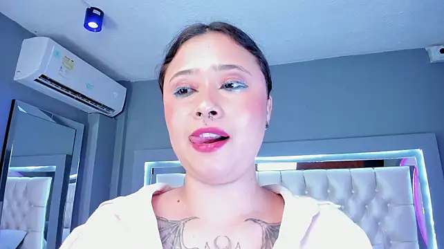 แชท XXX สดของ Cassie_Bloom_