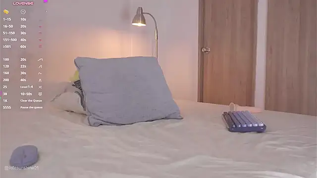 simonbane01 Adlı Modelin Canlı XXX Sohbeti