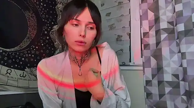 XXX chat uživo modela SweetFemBoyy