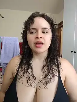 Chat XXX en directo de SeleneLuminari8