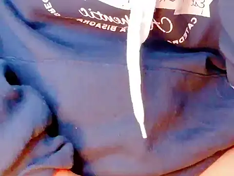 MojaditPussy's Live XXX Chat