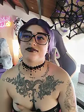 צ'אט XXX בשידור חי של LilithDark666