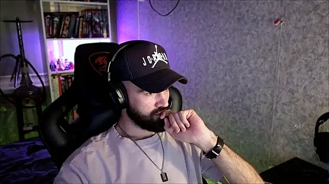 Chat +18 de _Serious_Man ao vivo