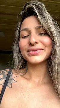 AliceStone19 Adlı Modelin Canlı XXX Sohbeti