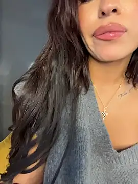 MystiqueXXX's Webcam Show