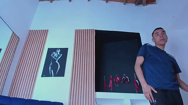 XXX chat uživo modela ThiagoSexy005